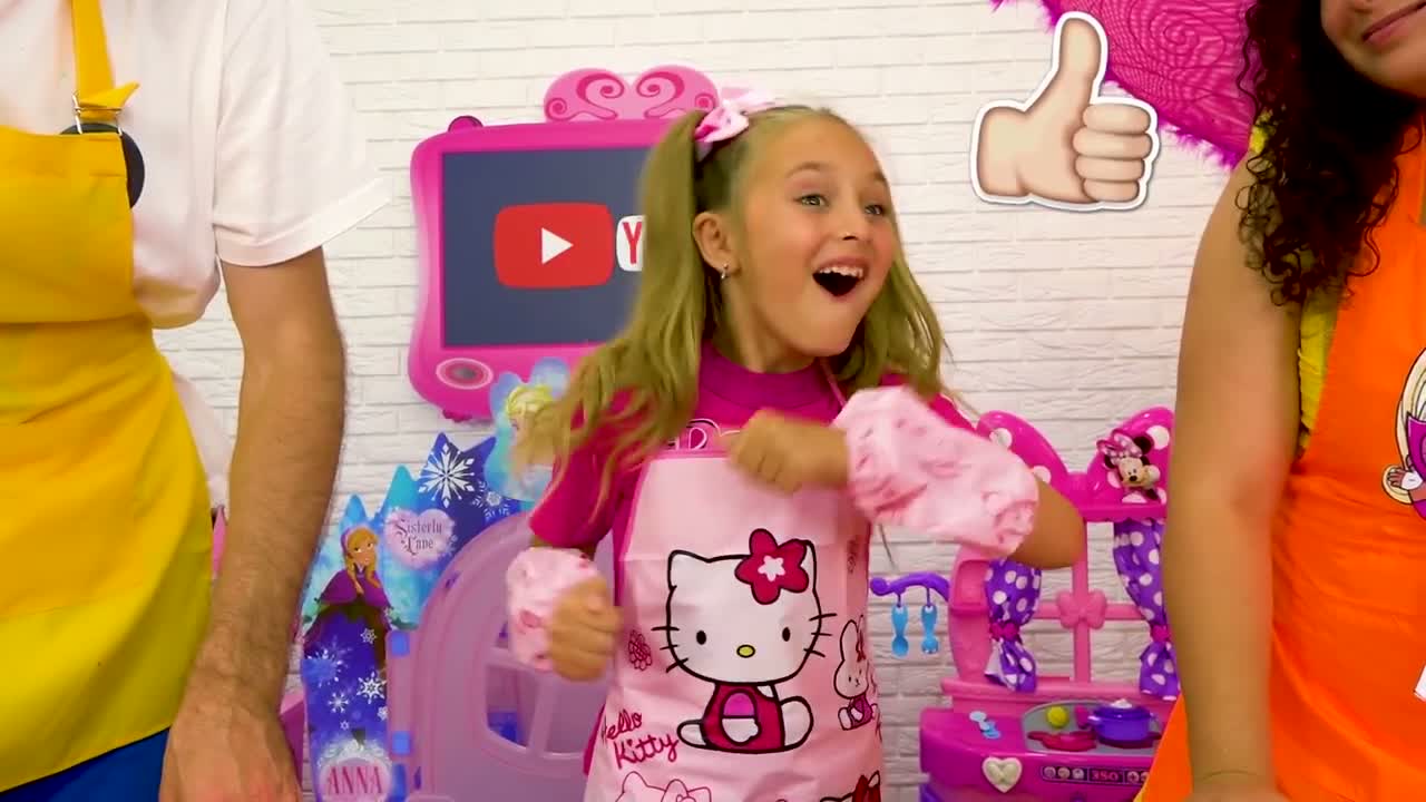 Slime Video: Playing with colorful slime