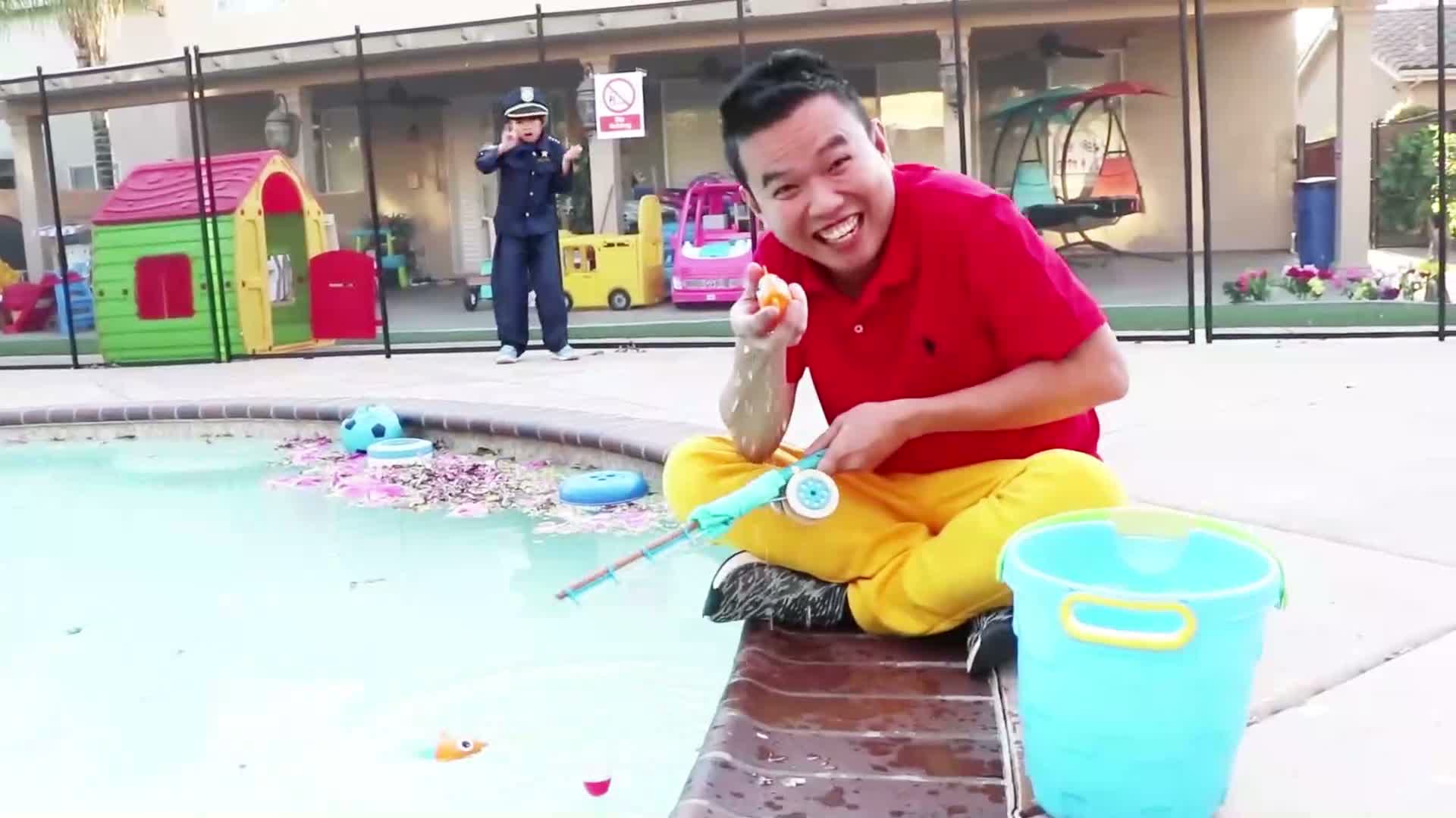 Entertain Video: Police Dress-up Series